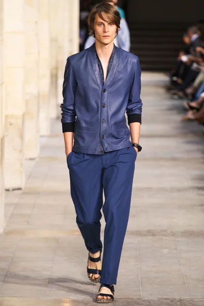 Look 5